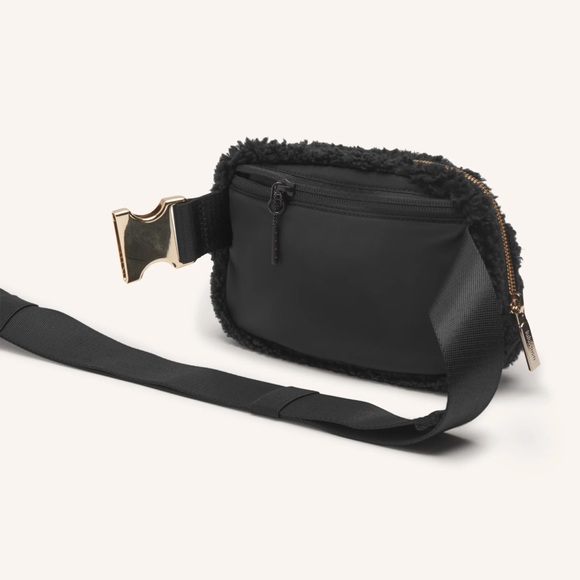 Lululemon Everywhere Fleece Belt Bag Black Peloton X Lululemon Everywhere Fleece Belt Bag Fleece In Color Lululemon Everywhere Fleece Belt Bag Black Peloton X Lululemon Everywhere Fleece Belt Bag Fleece In Color